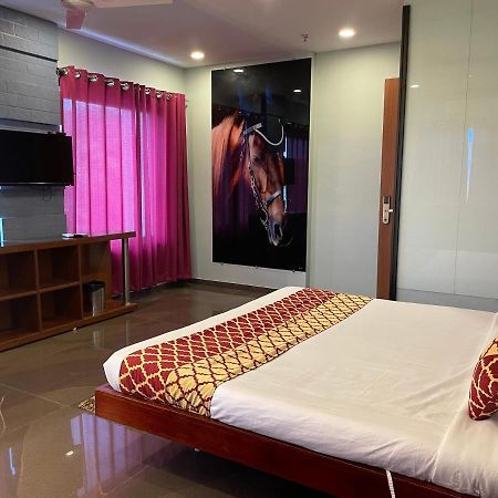 Hotel Airport Kk Nagpur Ngoại thất bức ảnh