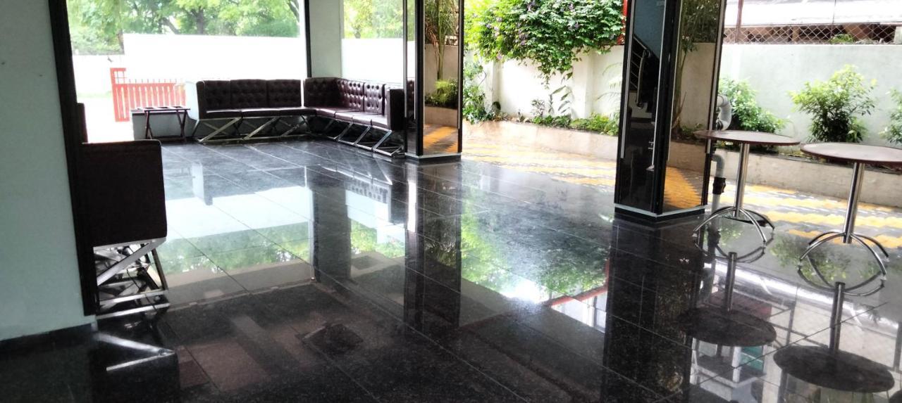 Hotel Airport Kk Nagpur Ngoại thất bức ảnh