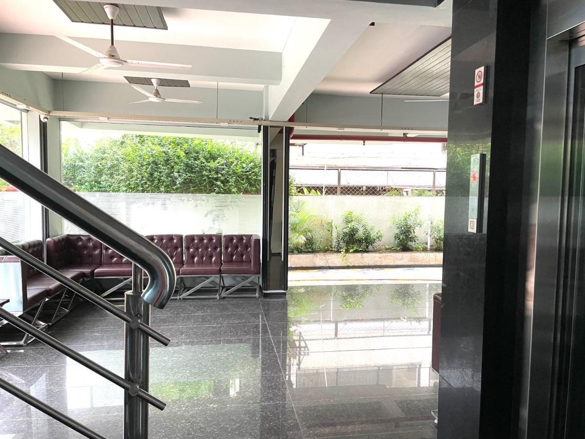 Hotel Airport Kk Nagpur Ngoại thất bức ảnh